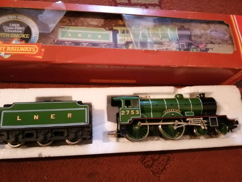 oo gauge trains with smoke